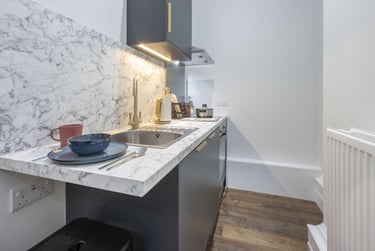 1 bed studio, Great George Street, Leeds, LS13DL - Image 4